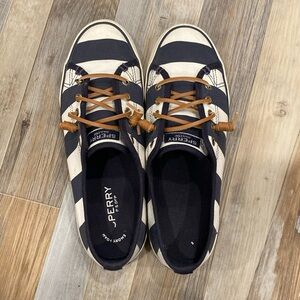 Sperry Sneaker